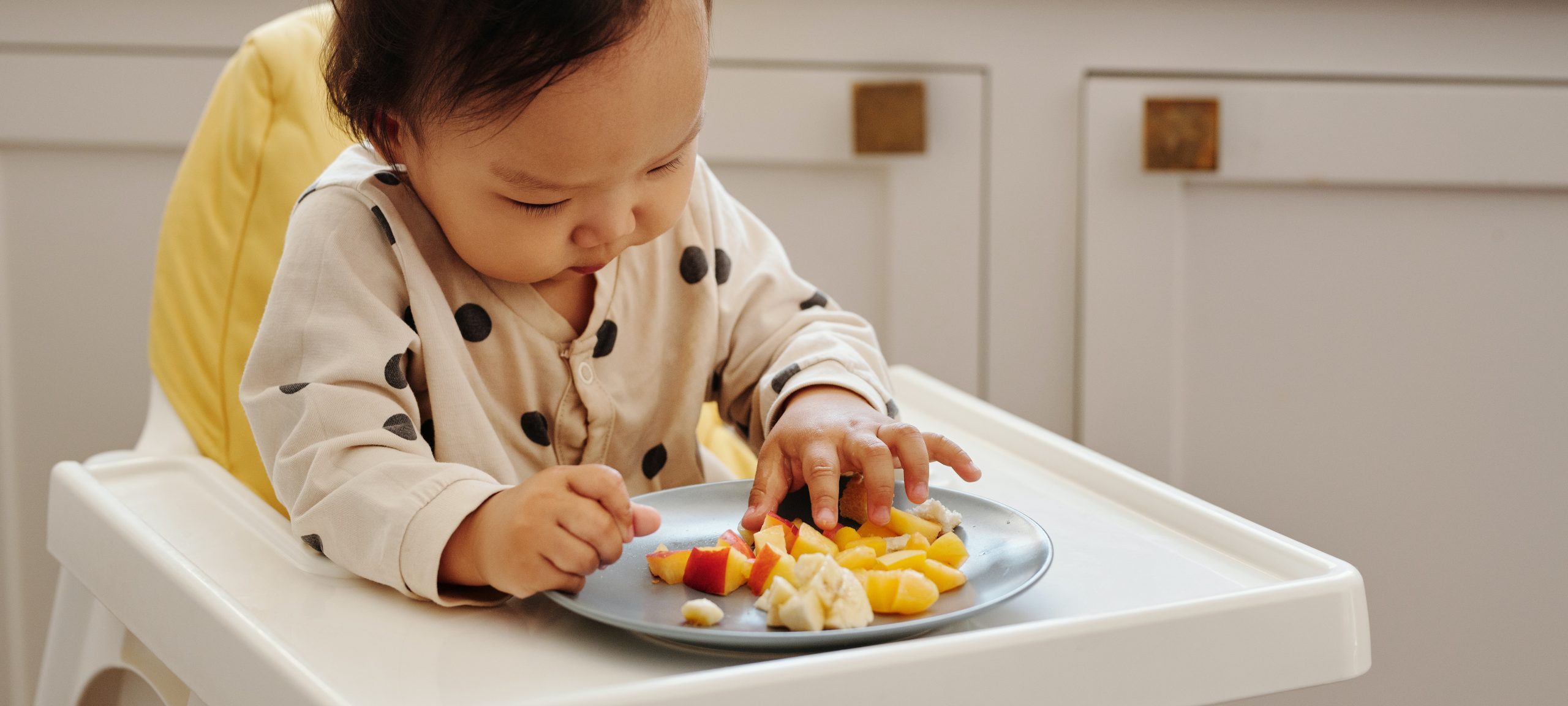 La diversification alimentaire : les premiers repas de bébé - Everykid