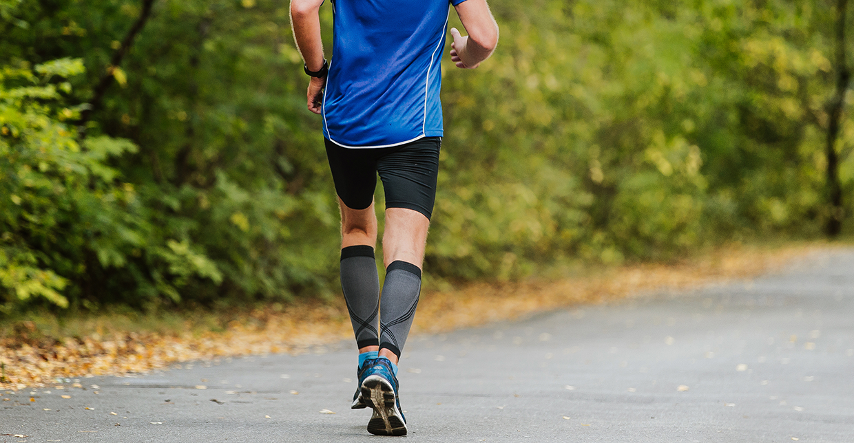 Chaussettes et manchons de compression : Quels bénéfices pour les coureurs  à pied ?